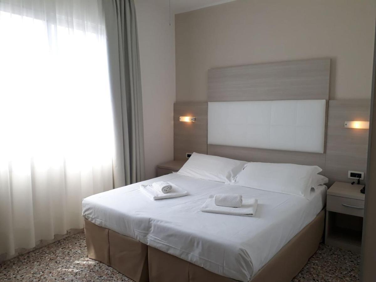 Hotel Atenea Golden Star カオルレ エクステリア 写真