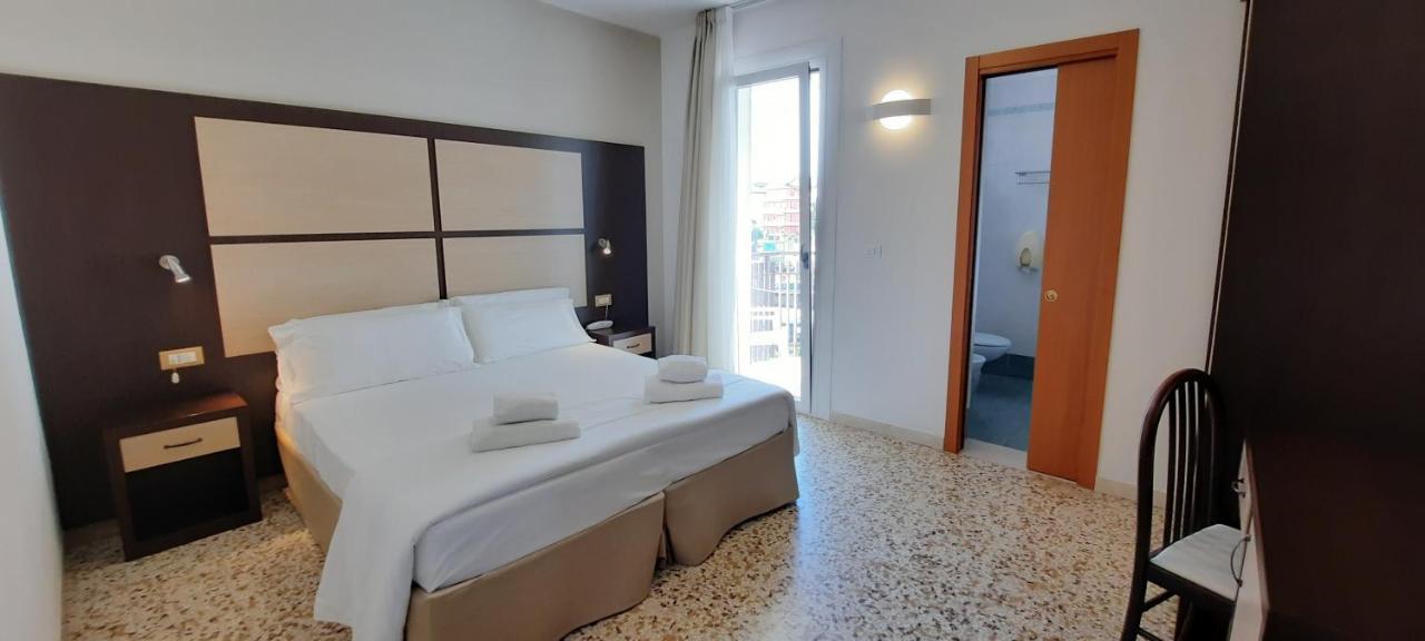 Hotel Atenea Golden Star カオルレ エクステリア 写真