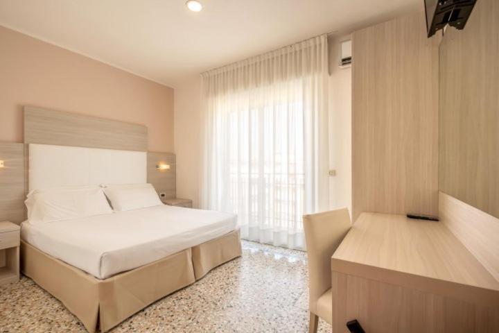 Hotel Atenea Golden Star カオルレ エクステリア 写真