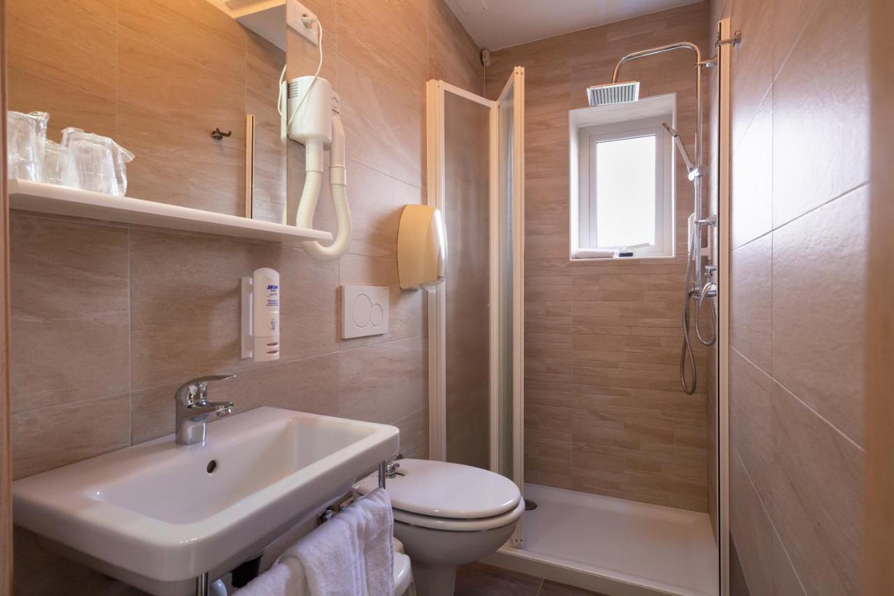 Hotel Atenea Golden Star カオルレ エクステリア 写真